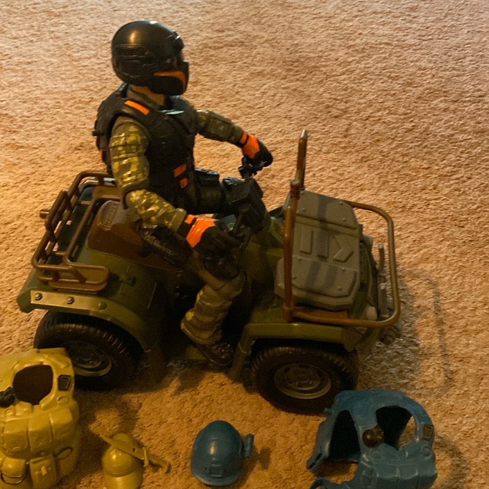 Action figure set